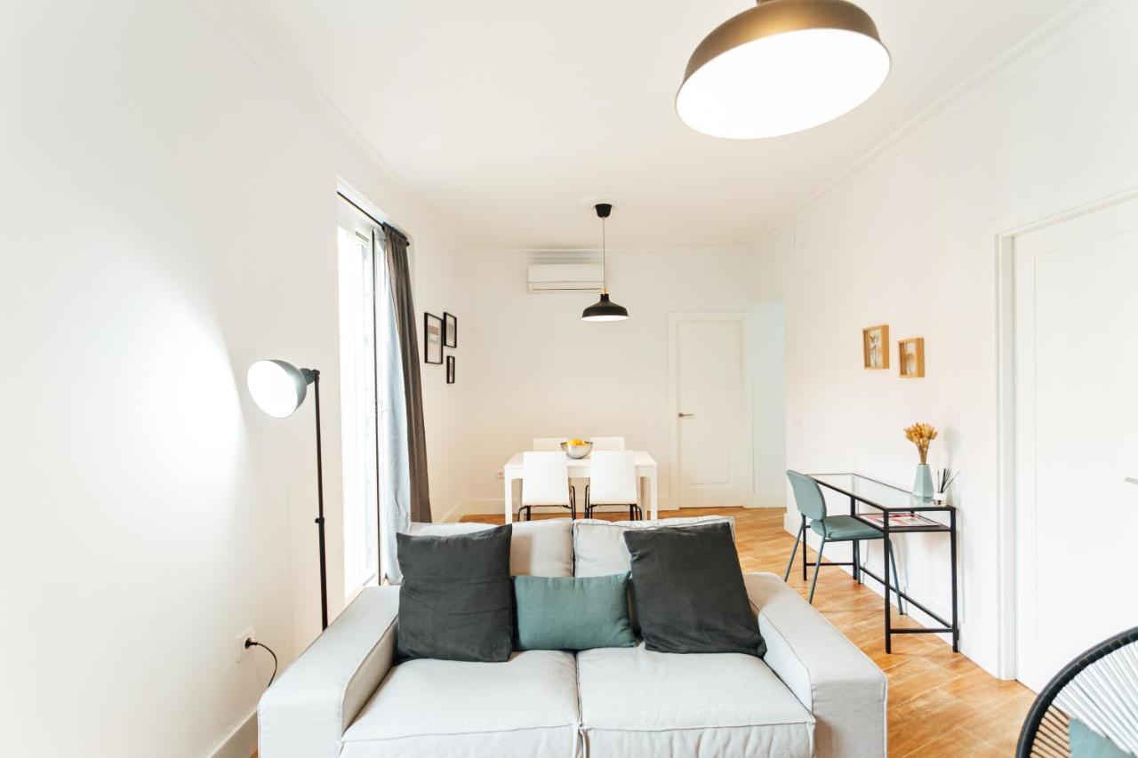 AlohaMundi Peral Apartment Sevilla Bagian luar foto