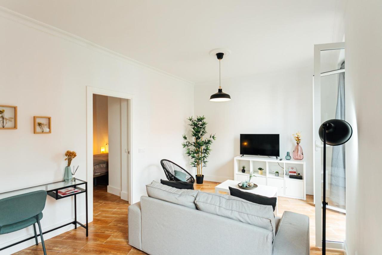 AlohaMundi Peral Apartment Sevilla Bagian luar foto